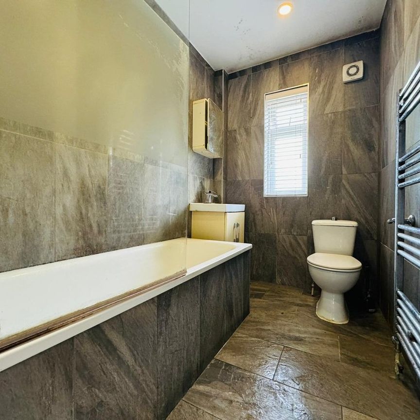 Room in a Shared Flat, Empire Way, HA9 - Photo 1