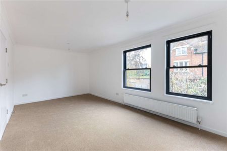 A newly renovated two bedroom house - Photo 2