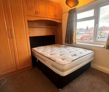 Lansbury Avenue, Feltham, TW14 - Photo 3