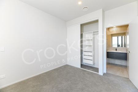 At The Heart Of Albany With Car Park - Photo 3