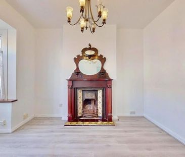 3 Bed Terraced House, Faircross Avenue, IG11 - Photo 4
