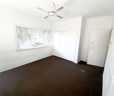 Scarborough 5 Bedroom Home -18 Month Lease - 6 Months at $750 Then ... - Photo 3