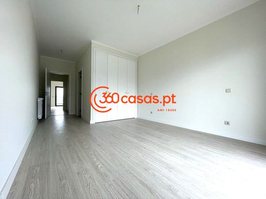 Vende-se Apartamento T3 Novo com garagem e arrecadação em Faro - Photo 1