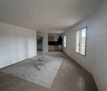 Location Appartement 2 pièces 45m² POURRIERES 83910 - Photo 1