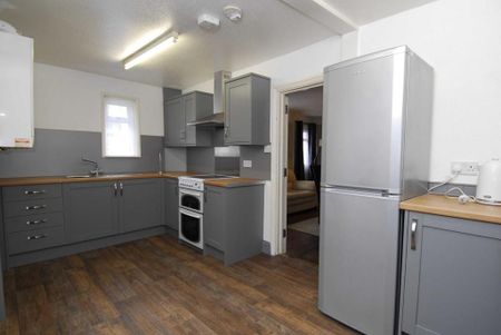 6 bedroom house to rent - Photo 5