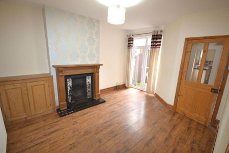 3 bedroom terraced house to rent - Photo 2