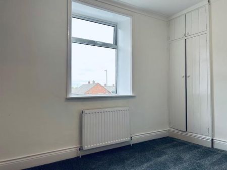 2 bedroom end of terrace house to rent - Photo 5