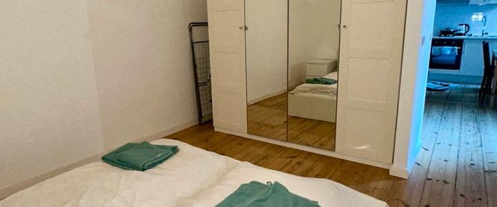 1,5-Zi-Wohnung in WEDDING, vollmöbliert, MINDESTENS FÜR 6 Mon - Photo 1