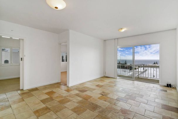 3 bedroom apartment in heart of Cottesloe Beach - Photo 1
