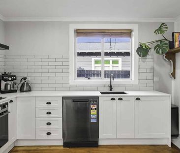 Eastside Villa Charm - Photo 2