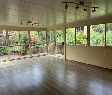 More than meets the Eye - Photo 1