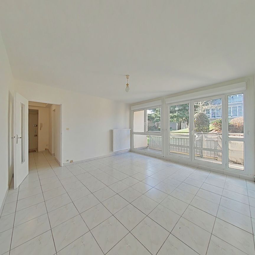 Location Appartement 1 pièce 35m² - Photo 1