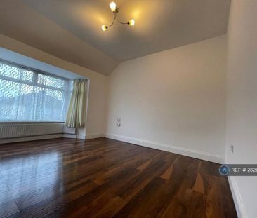 4 bedroom semi-detached house to rent - Photo 5