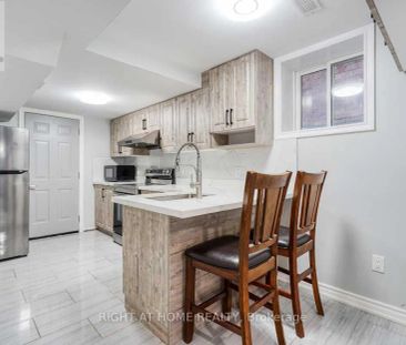 1053 ORENDA STREET - Photo 3