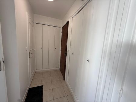 Location Appartement 2 pièces 43m² ROSNY SOUS BOIS 93110 - Photo 2