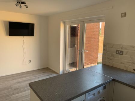 4 bedroom house share to rent - Photo 4