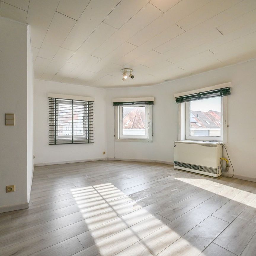 Karaktervolle gezinswoning nabij centrum Kortrijk - Photo 1