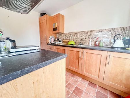 2 bedroom apartment to rent - Photo 5