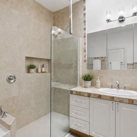 ✨ Magnifique 6 ½ rénové et lumineux à Villeray – Chaffage/eau chaude & Électros inclus + terrasse privée ! - Photo 4