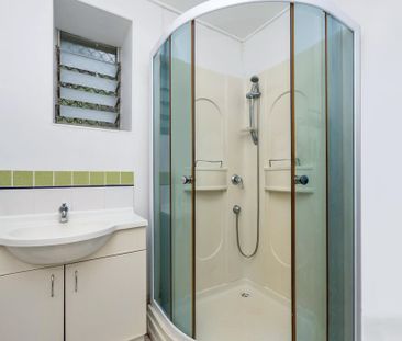 Comfort, Convenience & Space in the Heart of Kirwan! - Photo 1