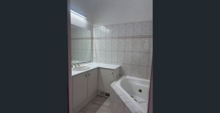 Light-Filled Luxury Home with Pool and Parent Retreat - Photo 2