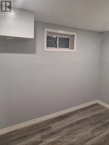 6387 CHAUMONT CRESCENT - Photo 2