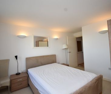 Flat to rent - Argyll Road, London, SE18 - Photo 3