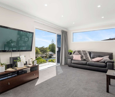 3 bedrooms + 2 bathrooms - Photo 3