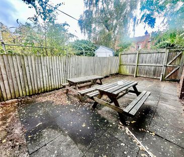 1 bedroom in a house share to rent - Photo 6