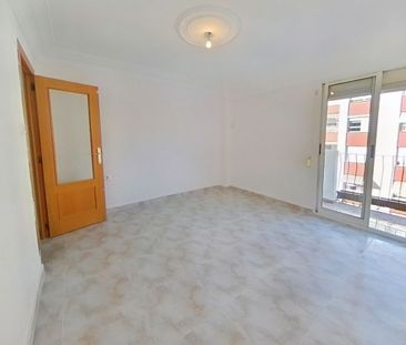 Piso de alquiler en Sant Antoni - Photo 1