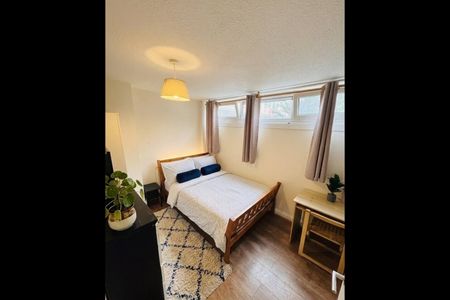 Room in a Shared Flat, Thomas Baines Road, SW11 - Photo 3