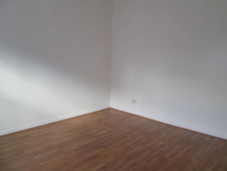 6 bedroom terraced house to rent - Photo 2