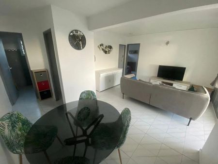 Location Appartement 46.5m² 3 pièces Fort de france - Photo 3