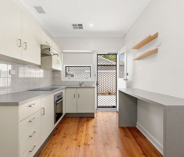 Ideal Beachside Lifestyle - Immaculately Renovated Two Bedroom Unit - Photo 4