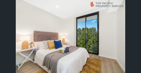 Two Bedroom Luxury Apartment! - Photo 3