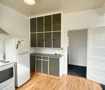 LINWOOD - 2 BEDROOMS + STUDY, 1 BATHROOM, HEATPUMP, 1 CARPARK - Photo 3