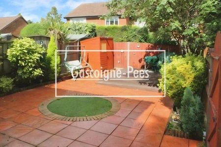 Habershon Drive, Camberley GU16 - Photo 4