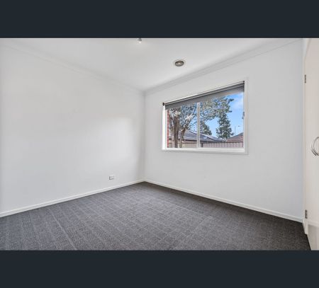 17 Scales Lane, Burnside Heights, Vic 3023 - Photo 4