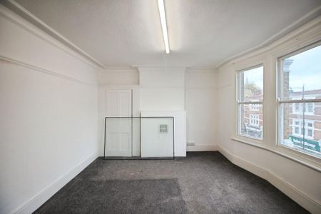 3 bedroom flat to rent - Photo 5