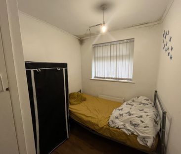 3 Bed Semi-Detached House, Stanley Road, M16 - Photo 3