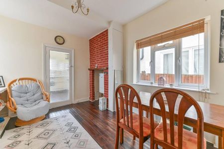 4 bedroom house to rent - Photo 2