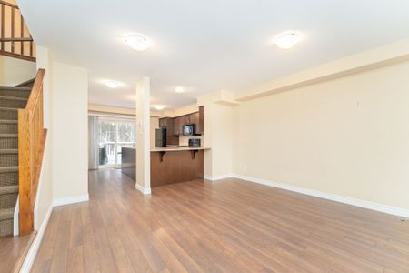 For Lease - 37 Silver Street Unit# 16, Huntsville, Ontario - Photo 2