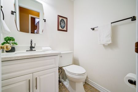 For Lease - 1388 Pinery Crescent, Oakville, Ontario - Photo 2