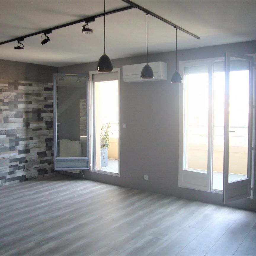 Location Appartement 5 pièces 101m² ROMANS SUR ISERE 26100 - Photo 1