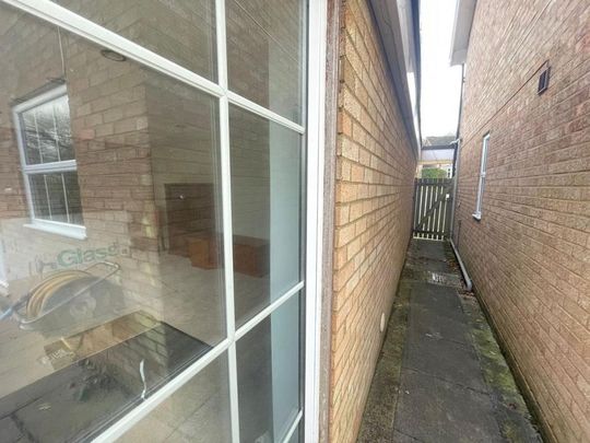 4 bedroom detached house to rent - Photo 1