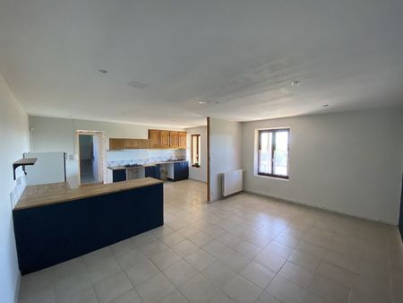 Location Maison 4 pièces 119m² GUEUGNON 71130 - Photo 3