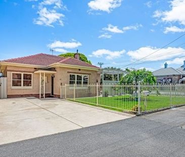 21 Seaview Rd, Victor Harbor SA 5211 - House For Rent | Domain - Photo 1