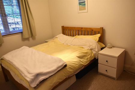 2 bedroom detached bungalow to rent - Photo 3