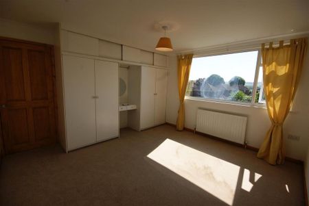 3 bedroom apartment to rent - Photo 2