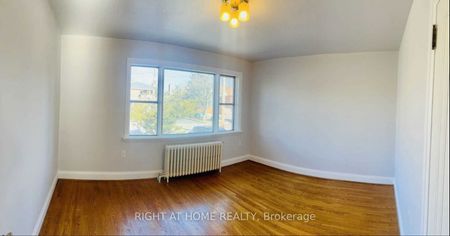 For Lease - 201 Codsell Avenue, Toronto, Ontario - Photo 2